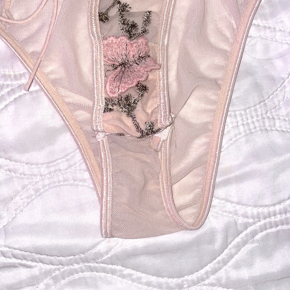 Pink butterfly lingerie - Picture 9 of 13